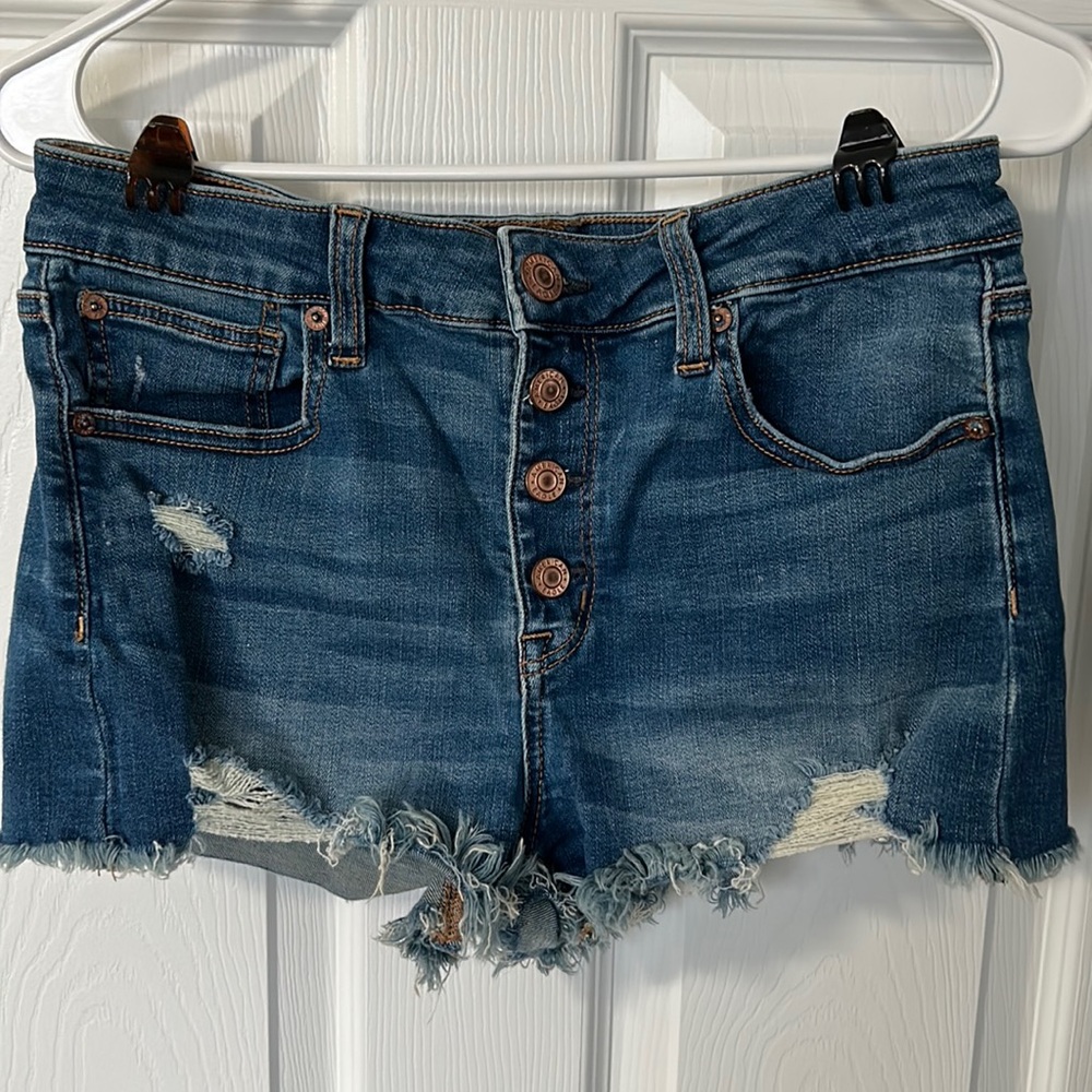 American eagle ripped Jean shorts